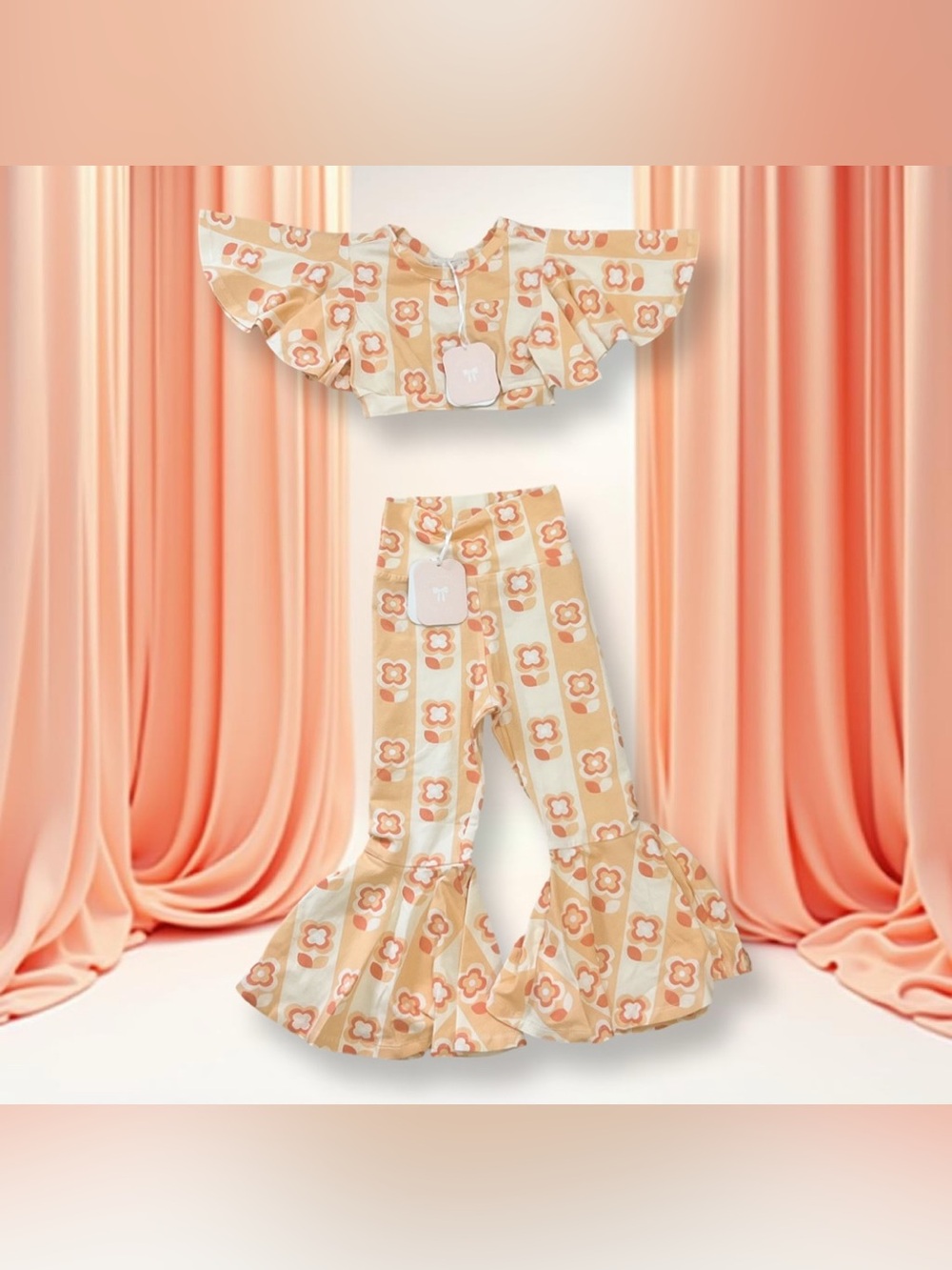 NEW with tags Dollcake Two Piece Poppy Set
5 Years
Peach
Retired Retail $120